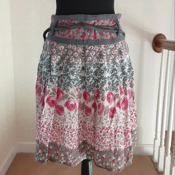 Petite Sophisticate Dresses & Skirts - Petite Sophisticate Floral Lined Skirt